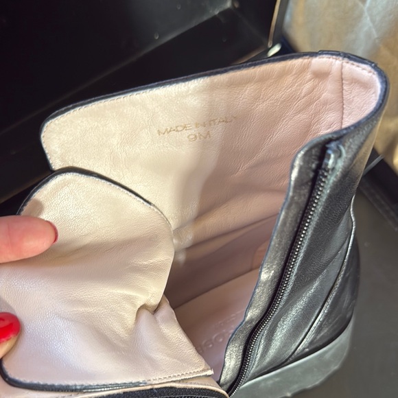 Taryn Rose Black Leather women’s Boots - Picture 9 of 10